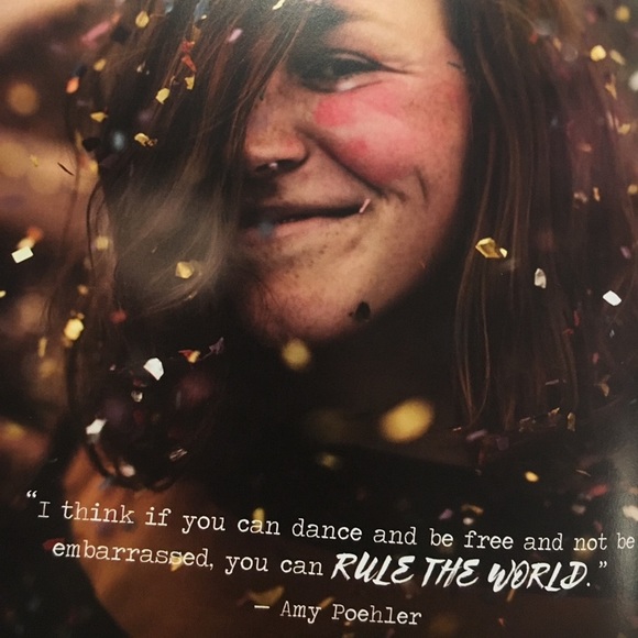 Meet your Posher, PhoebeNoel - Picture 4 of 15